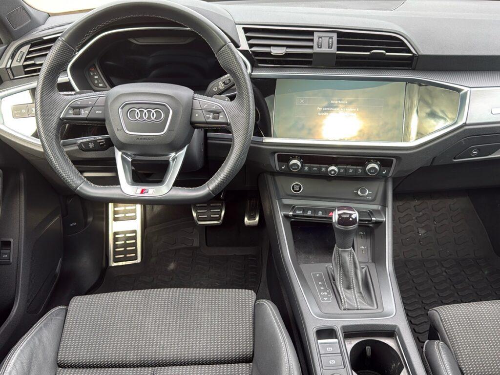 Audi Q3 Sportback 40 2.0 tdi Identity Black quattro 193cv s-tronic