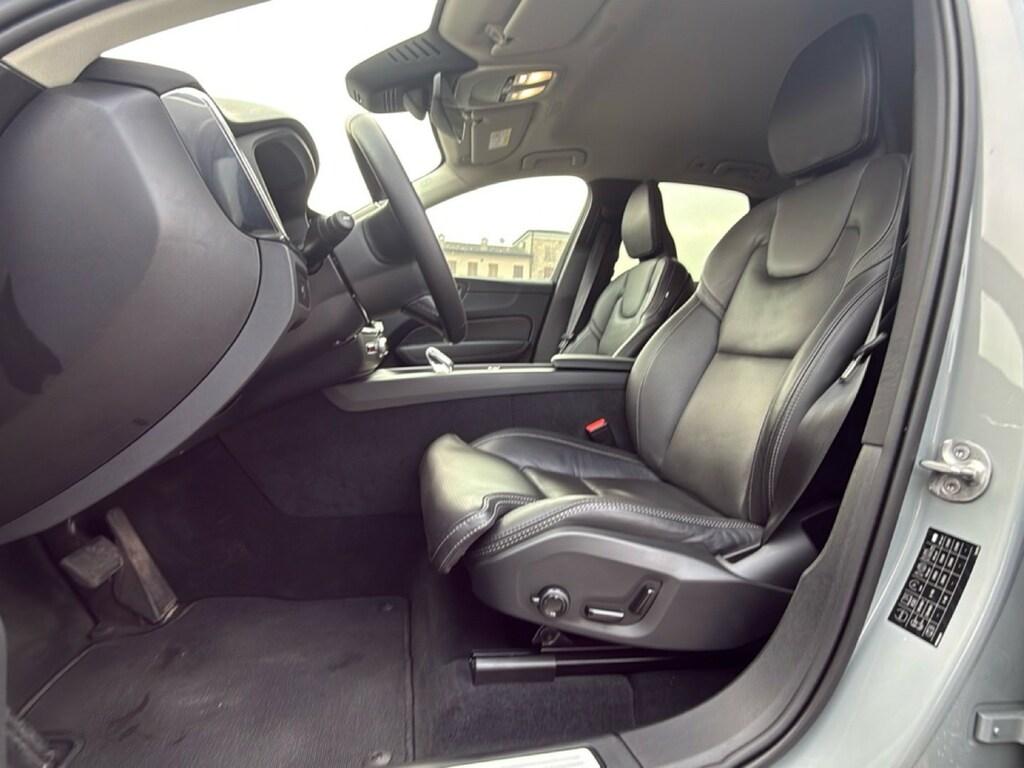 Volvo XC60 2.0 b4 Ultimate Dark awd auto