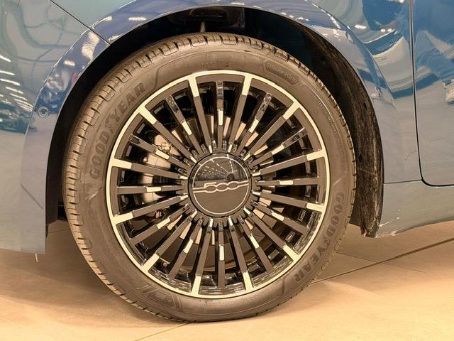 Fiat 500 e Cabrio La Prima