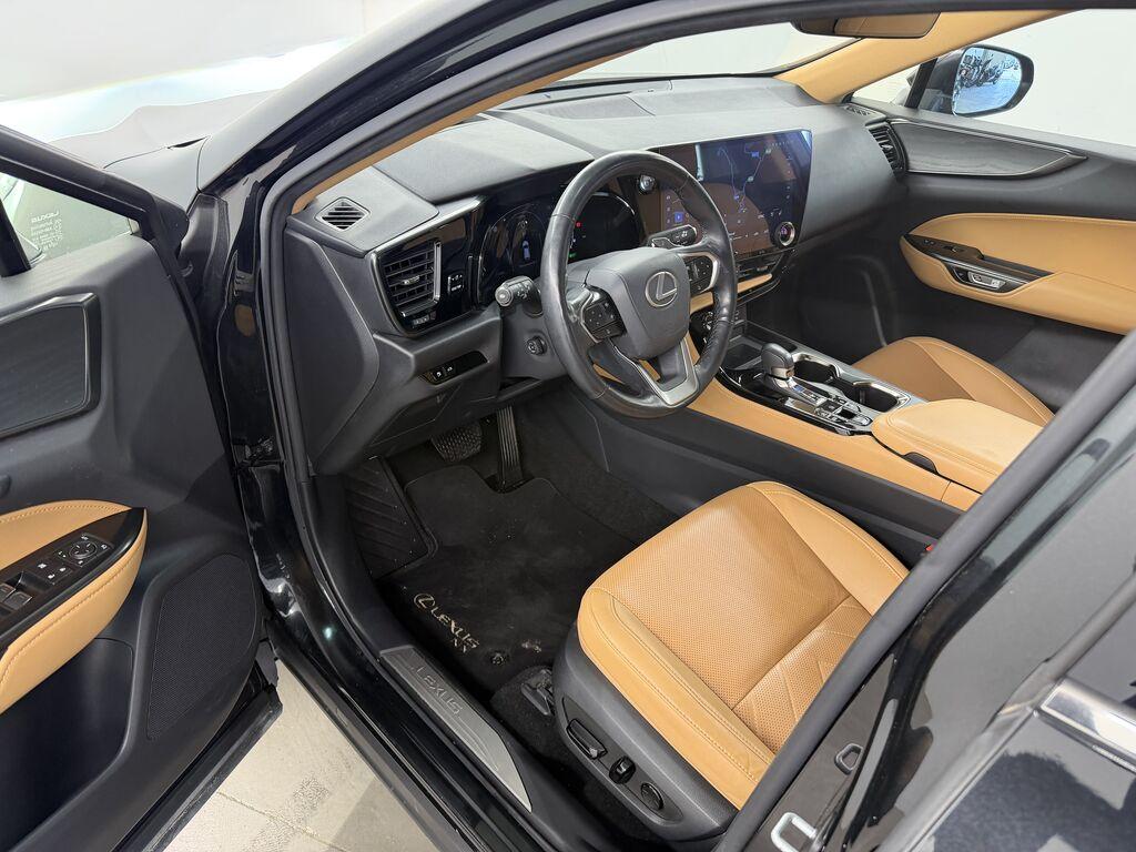 Lexus NX 2.5 plug-in Luxury 4wd e-cvt