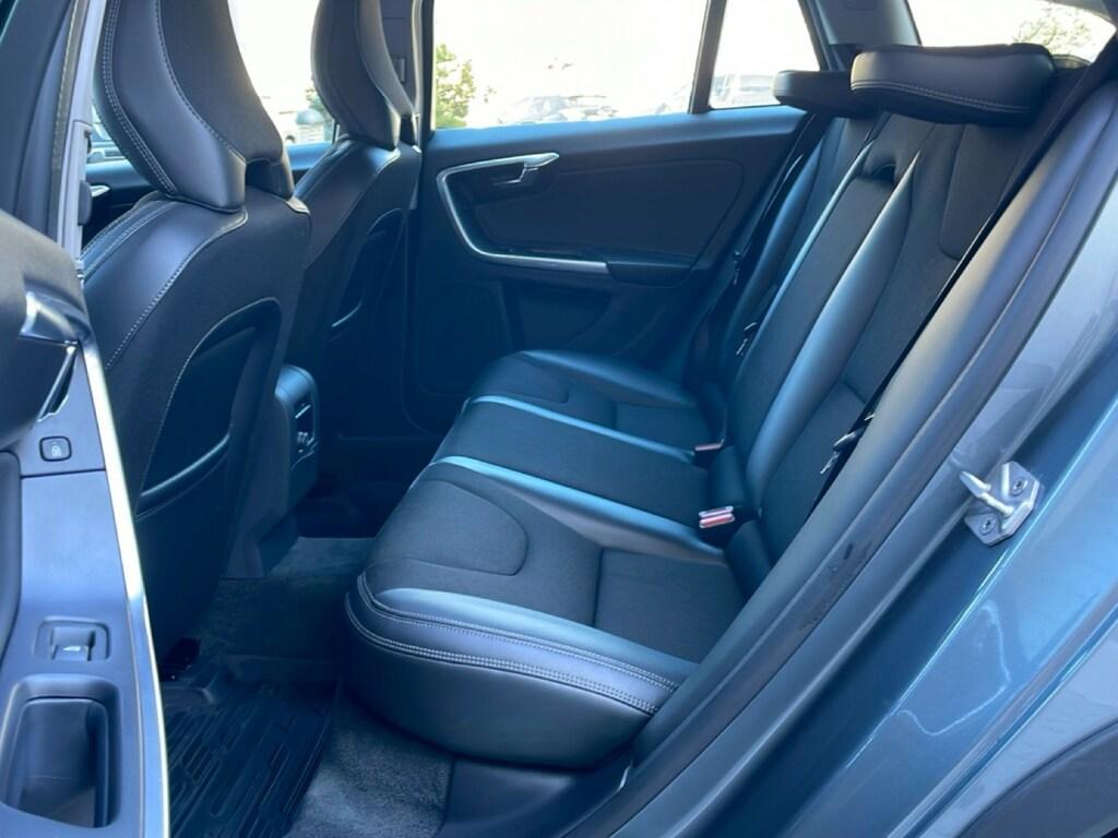 Volvo V60 Cross Country 2.4 D4 Momentum awd geartronic