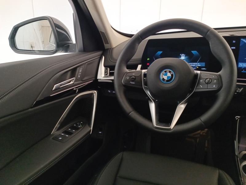BMW iX1 edrive 20 X-Line