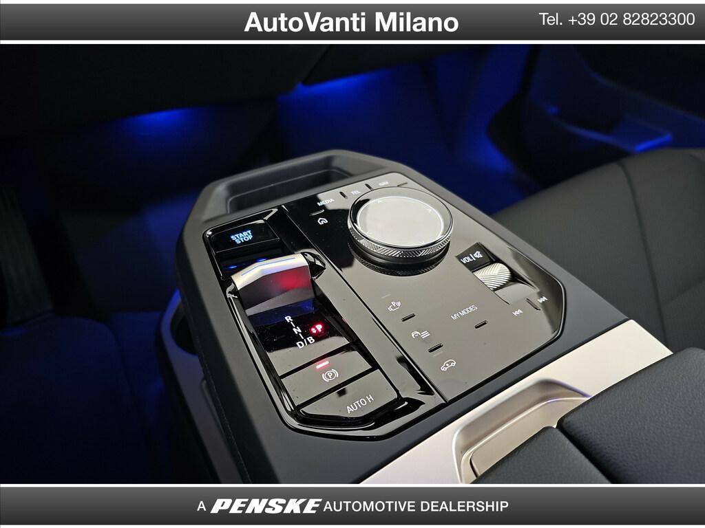 BMW iX xdrive40 pacchetto sportivo