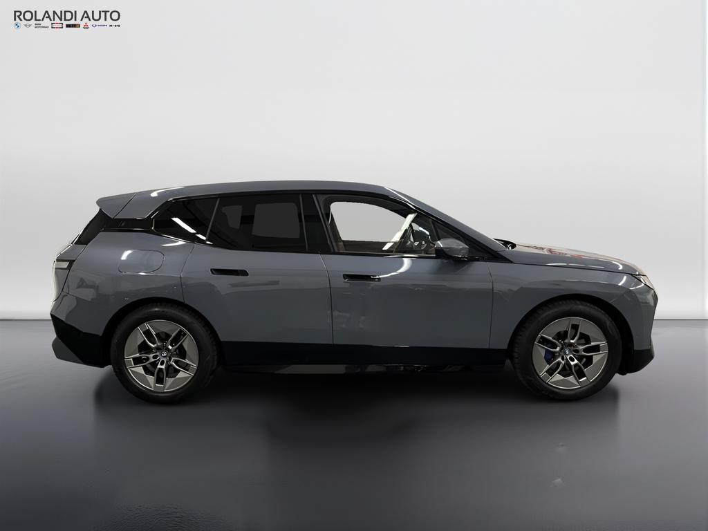 BMW iX xdrive50 pacchetto sportivo