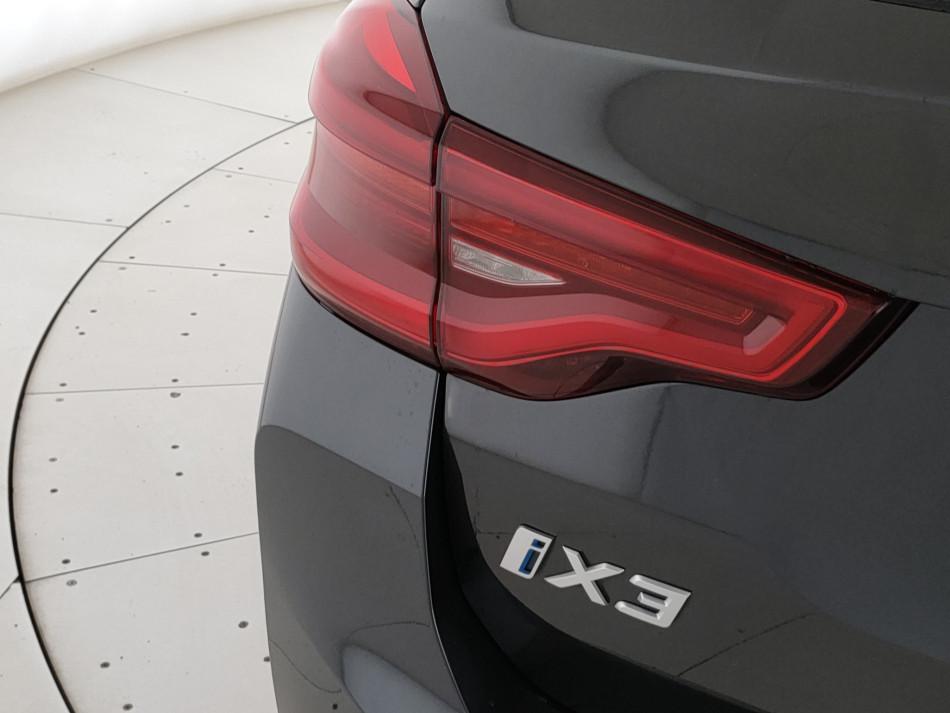 BMW iX3 bev Impressive