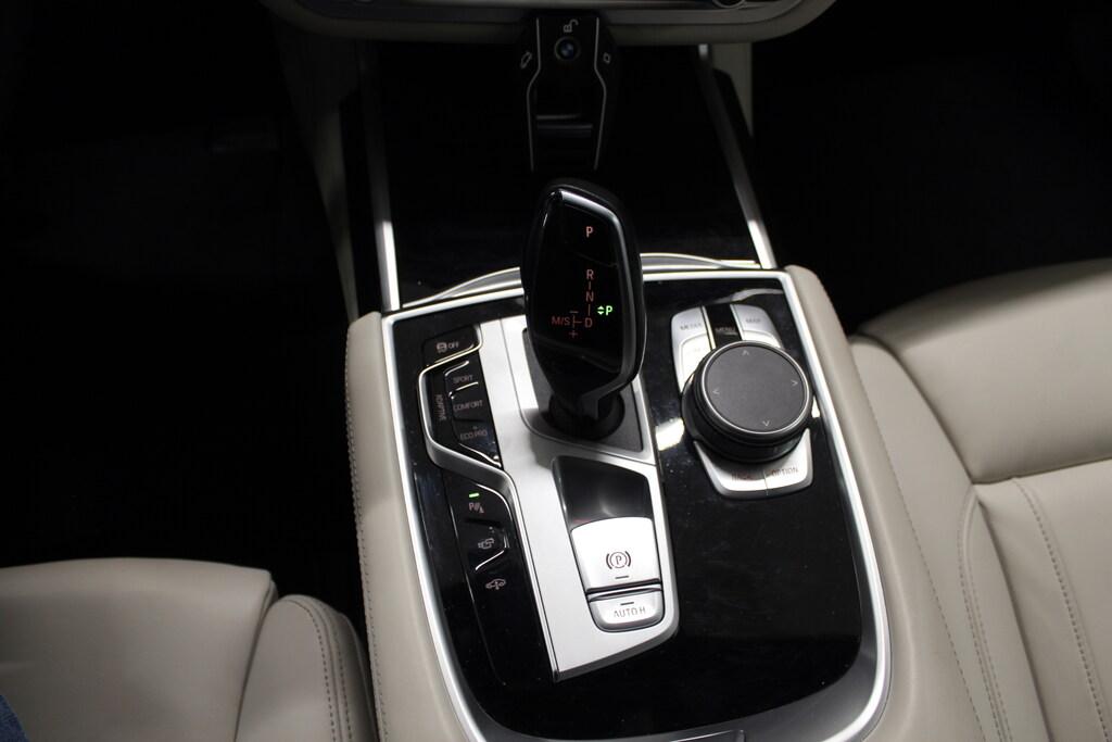 BMW Serie 7 730d mhev 48V xdrive auto
