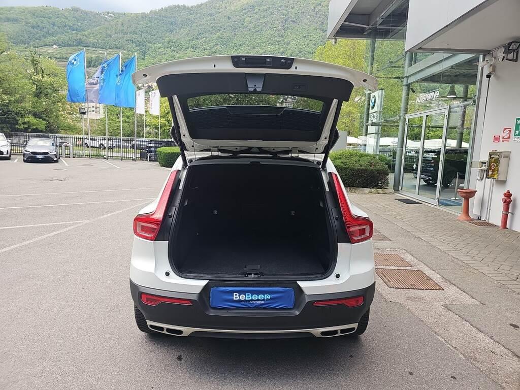 Volvo XC40 2.0 D4 Momentum Pro awd geartronic my21