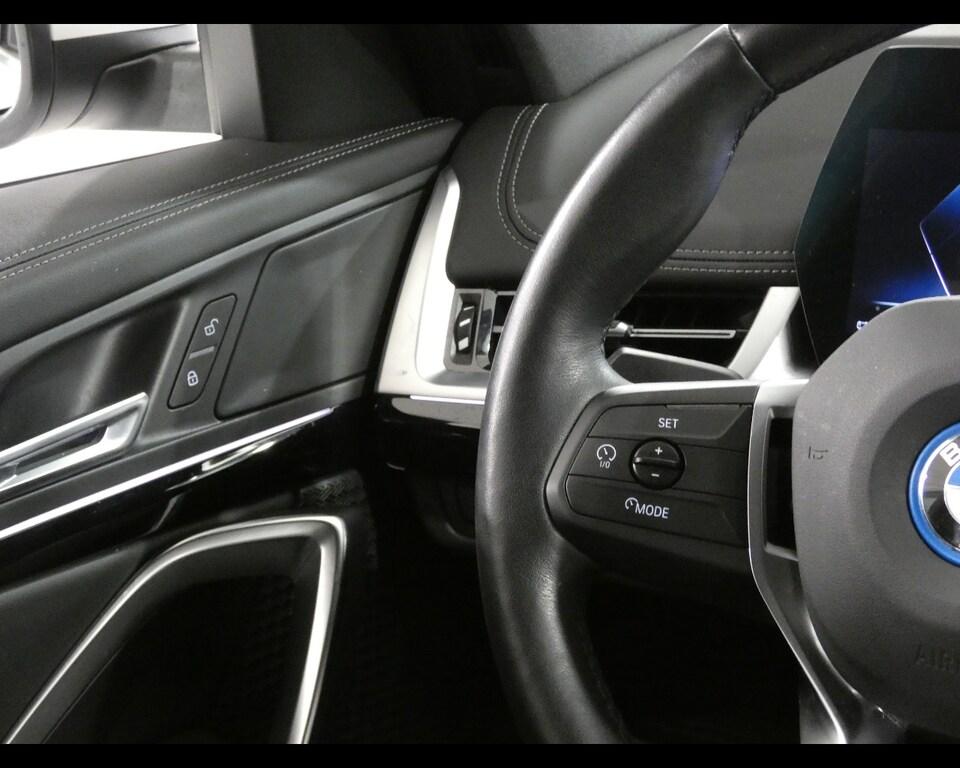 BMW iX1 edrive 20 X-Line