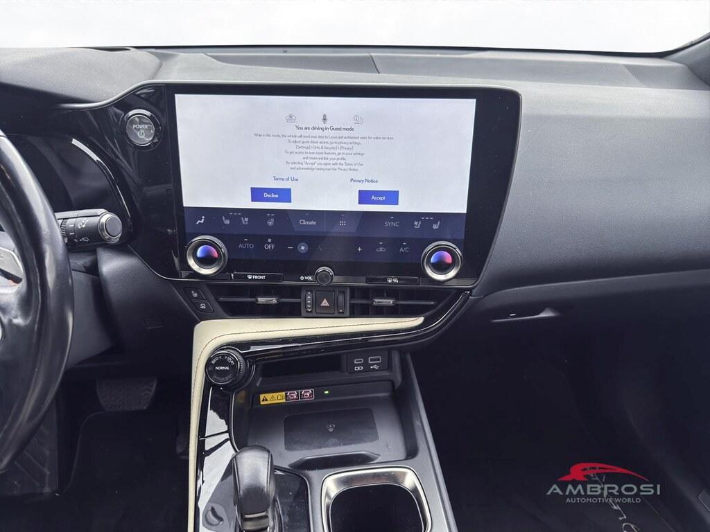 Lexus NX 2.5 plug-in Luxury 4wd e-cvt