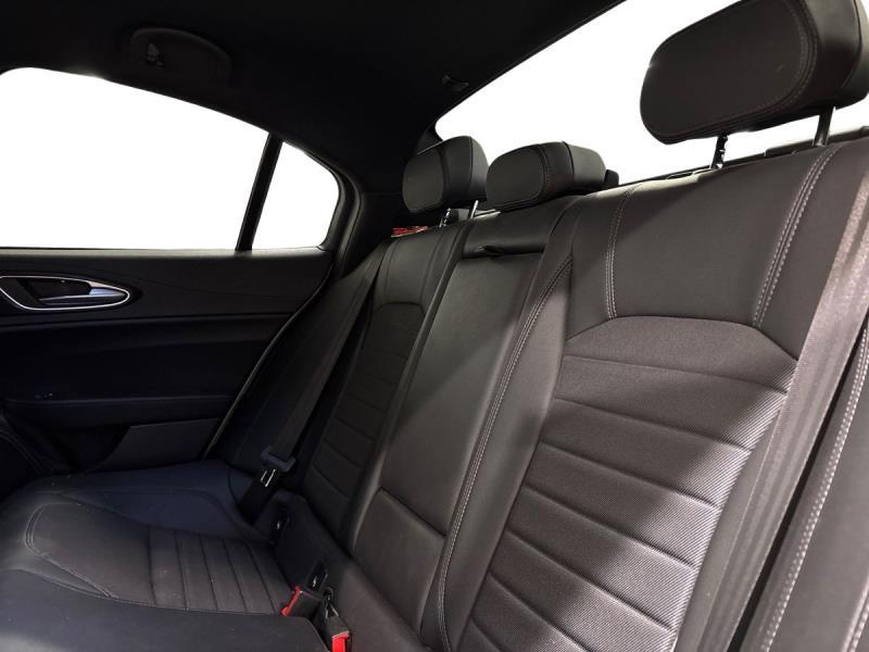 Alfa Romeo Giulia 2.2 t Competizione 160cv auto