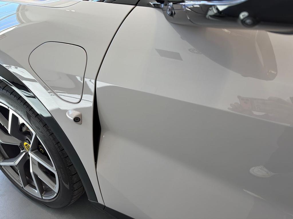 Lotus Eletre R