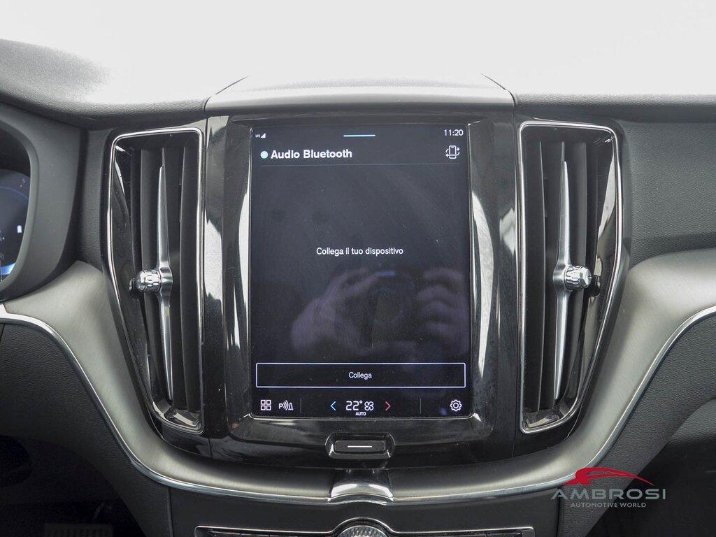 Volvo XC60 2.0 B4 Momentum auto