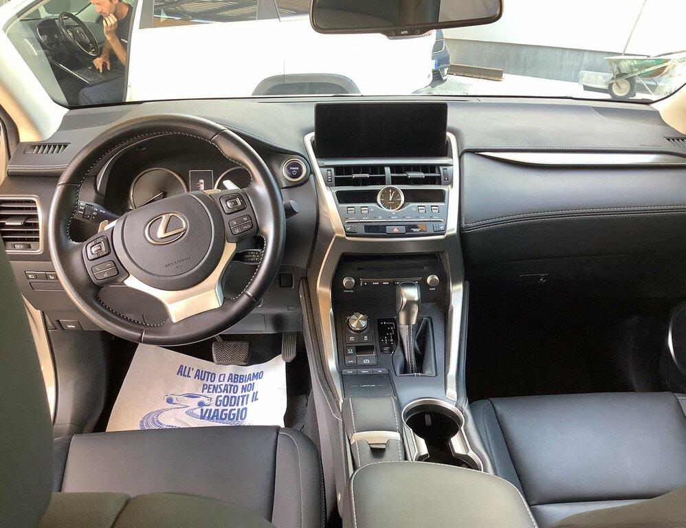 Lexus NX 300 h 2.5 Premium 4wd cvt