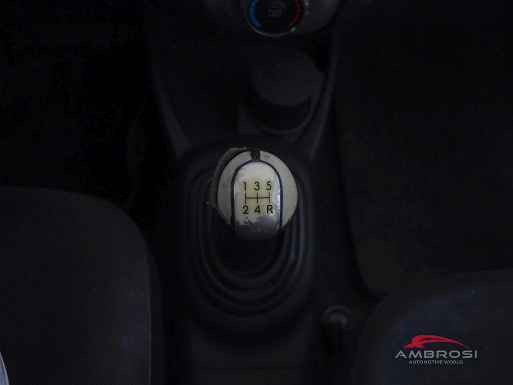 Toyota Yaris 1.3 Sol 5p