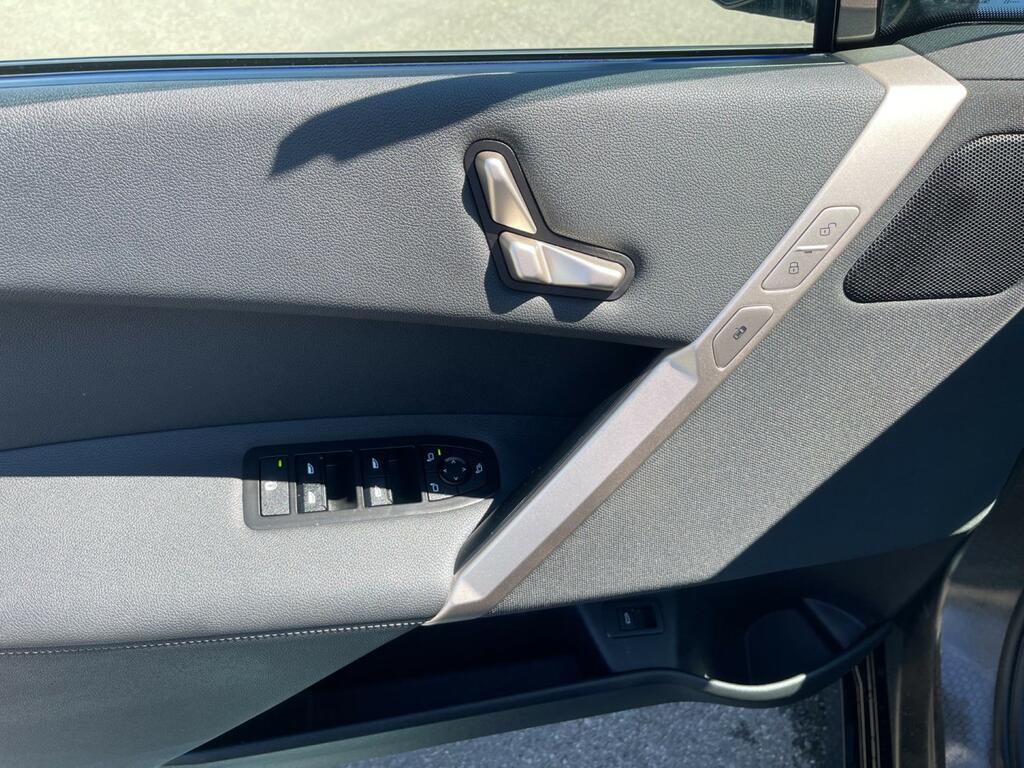 BMW iX xdrive40 pacchetto sportivo