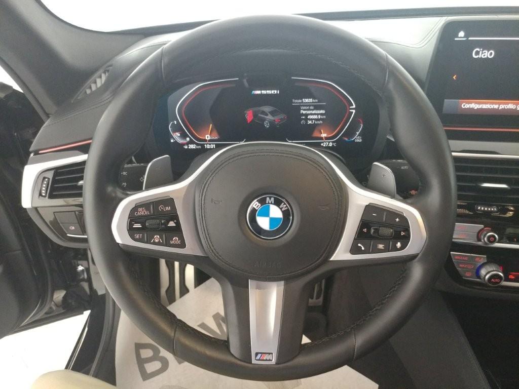 BMW Serie 5 M M550i mhev 48V xdrive