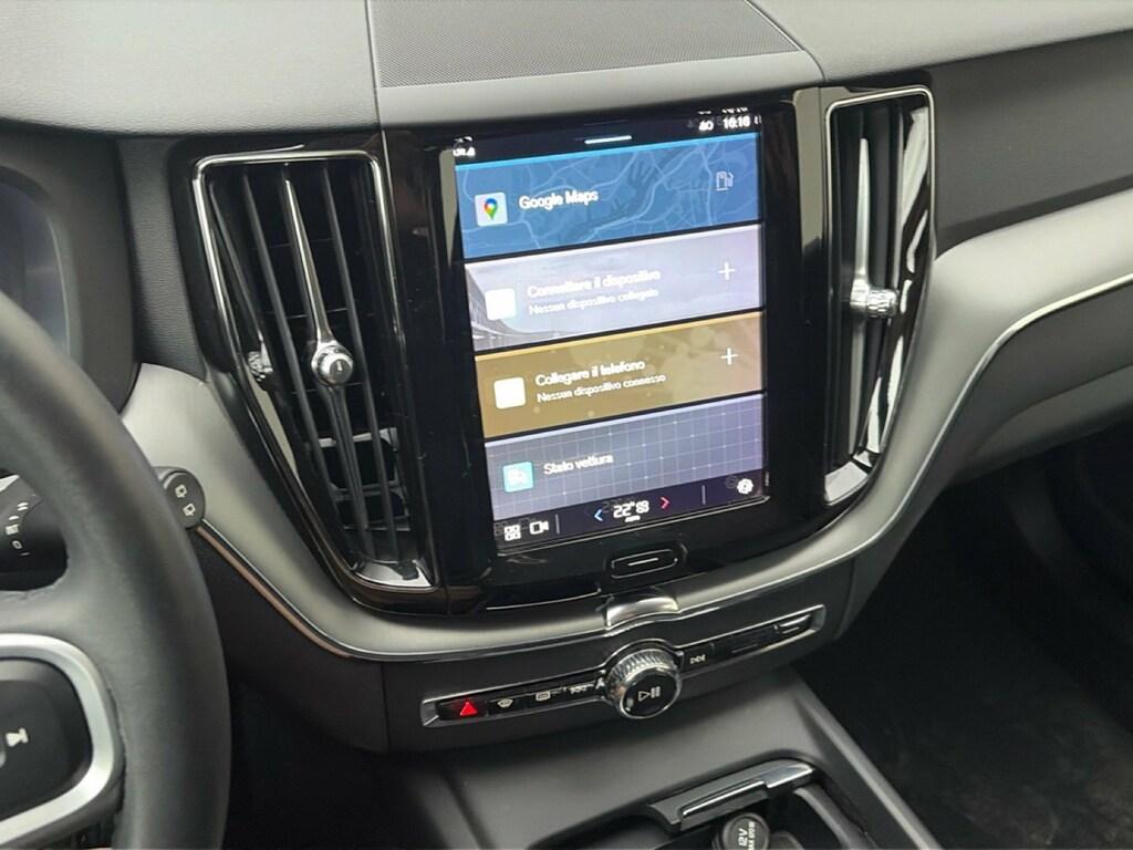 Volvo XC60 2.0 B4 Momentum auto