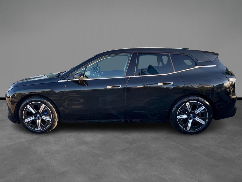 BMW iX xdrive40 pacchetto sportivo