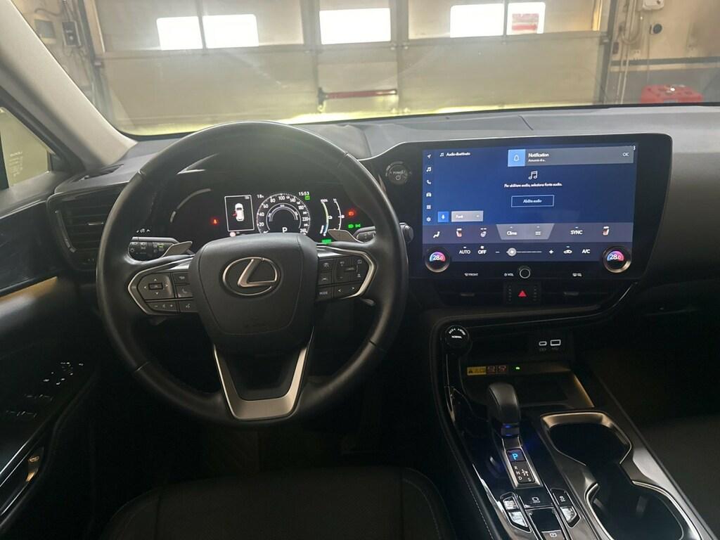 Lexus NX 2.5 plug-in Premium 4wd e-cvt