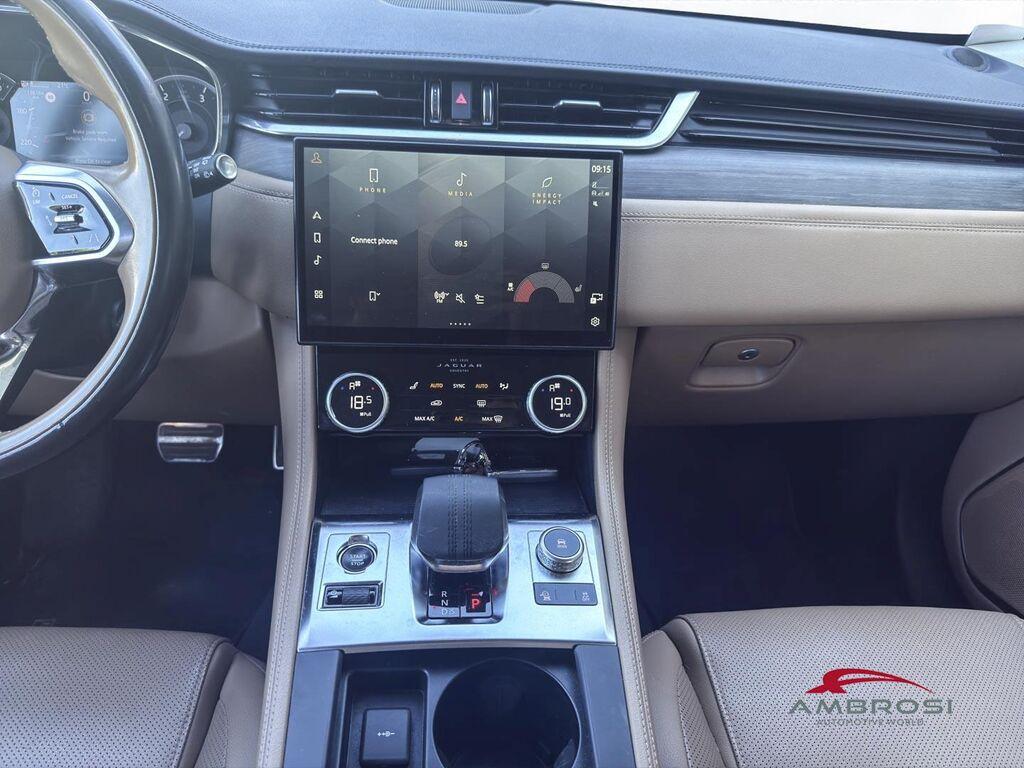 Jaguar F-Pace 2.0 D163 R-Dynamic SE awd auto