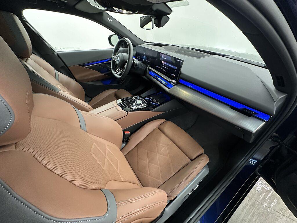 BMW i5 edrive40