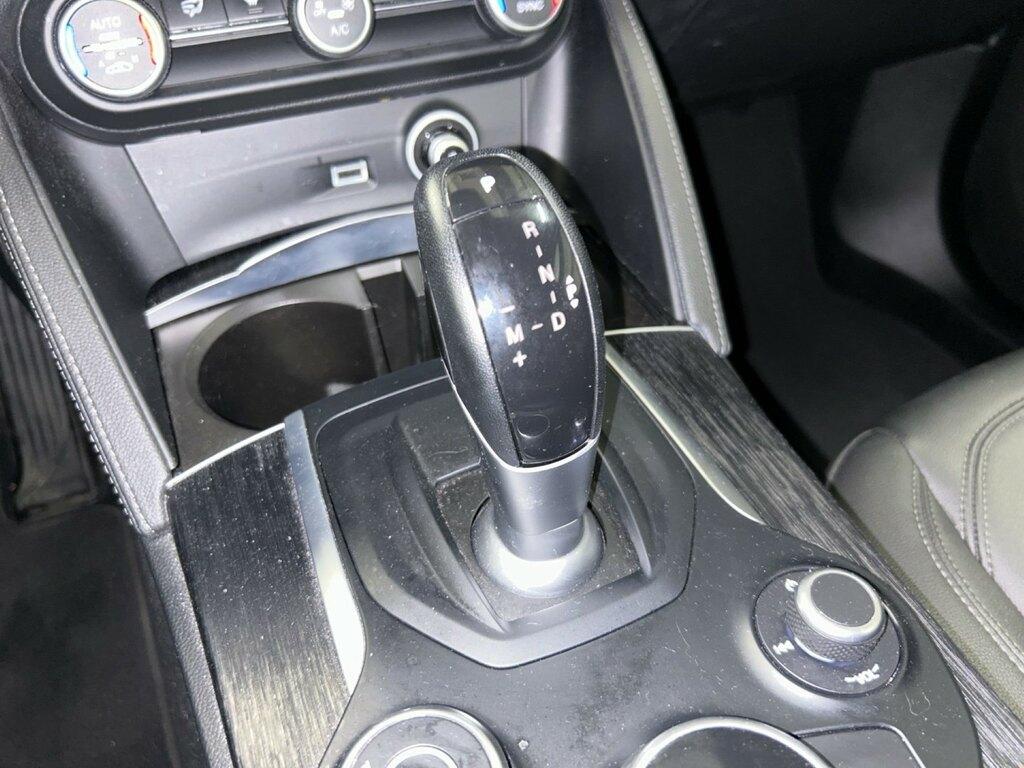 Alfa Romeo Stelvio 2.2 t Business Q4 210cv auto my19