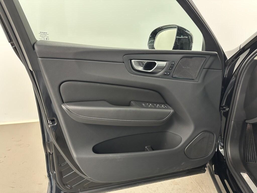 Volvo XC60 2.0 t6 phev Ultra Dark awd auto