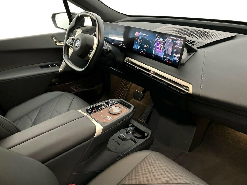 BMW iX xdrive50 pacchetto sportivo