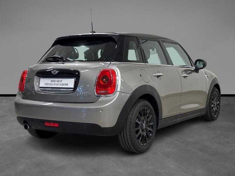 Mini Cooper D 1.5 D Cooper D Boost Auto