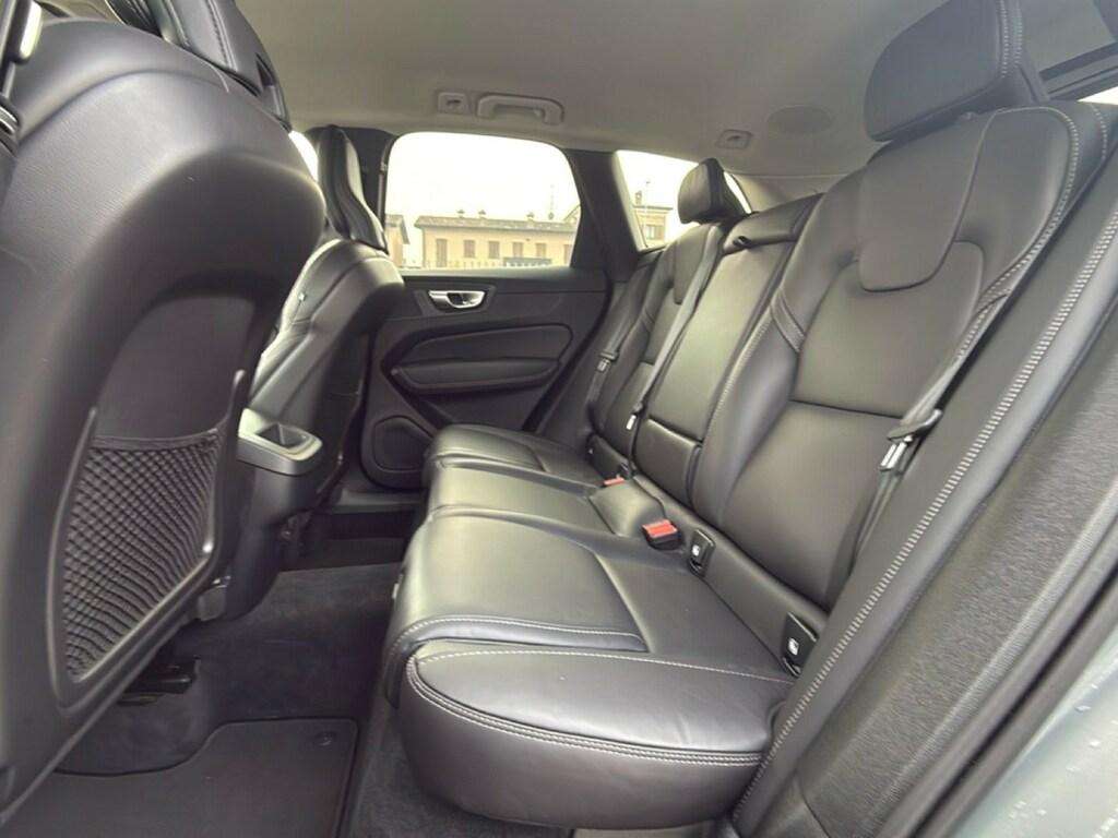 Volvo XC60 2.0 b4 Ultimate Dark awd auto