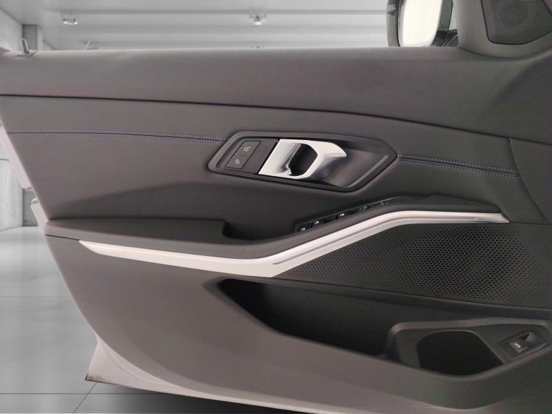 BMW Serie 3 320d Touring mhev 48V Msport xdrive auto