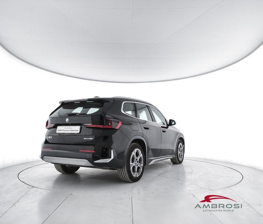 BMW iX1 edrive 20 X-Line