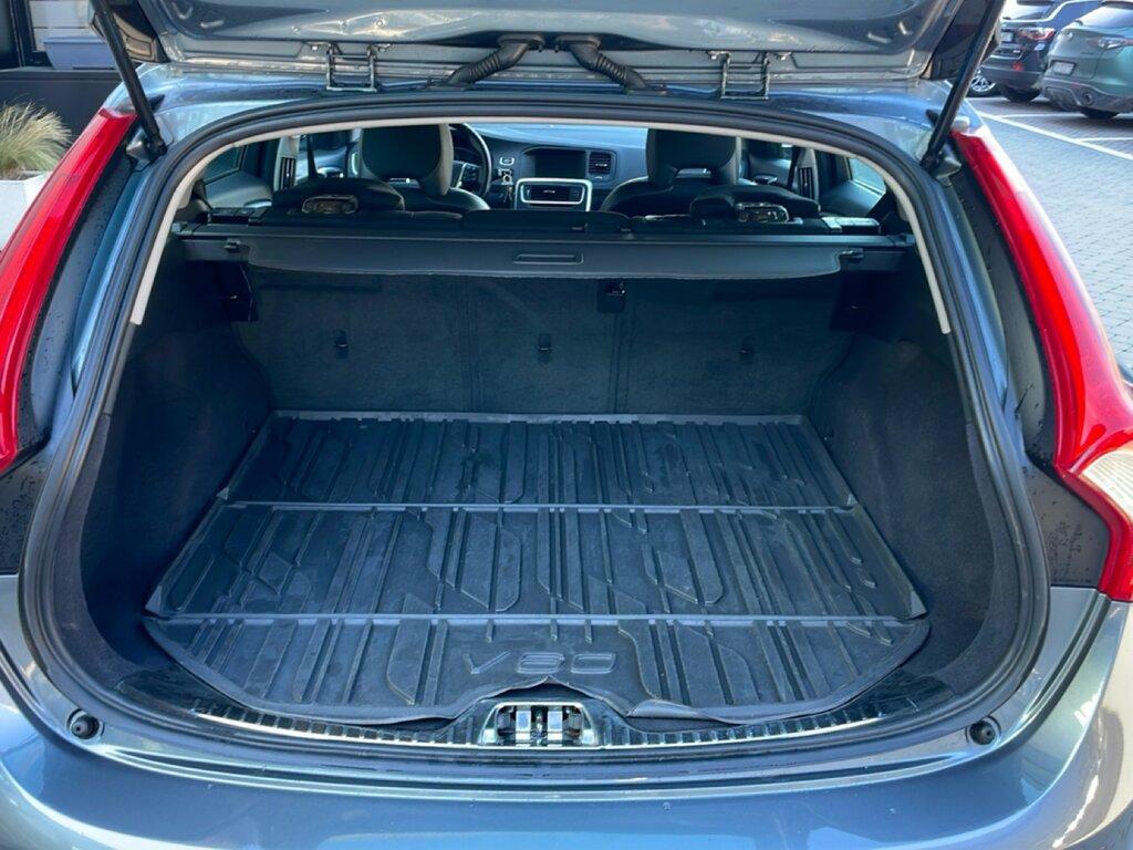 Volvo V60 Cross Country 2.4 D4 Momentum awd geartronic