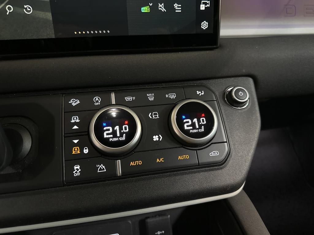 Land Rover Defender 110 2.0d sd4 awd 200cv auto