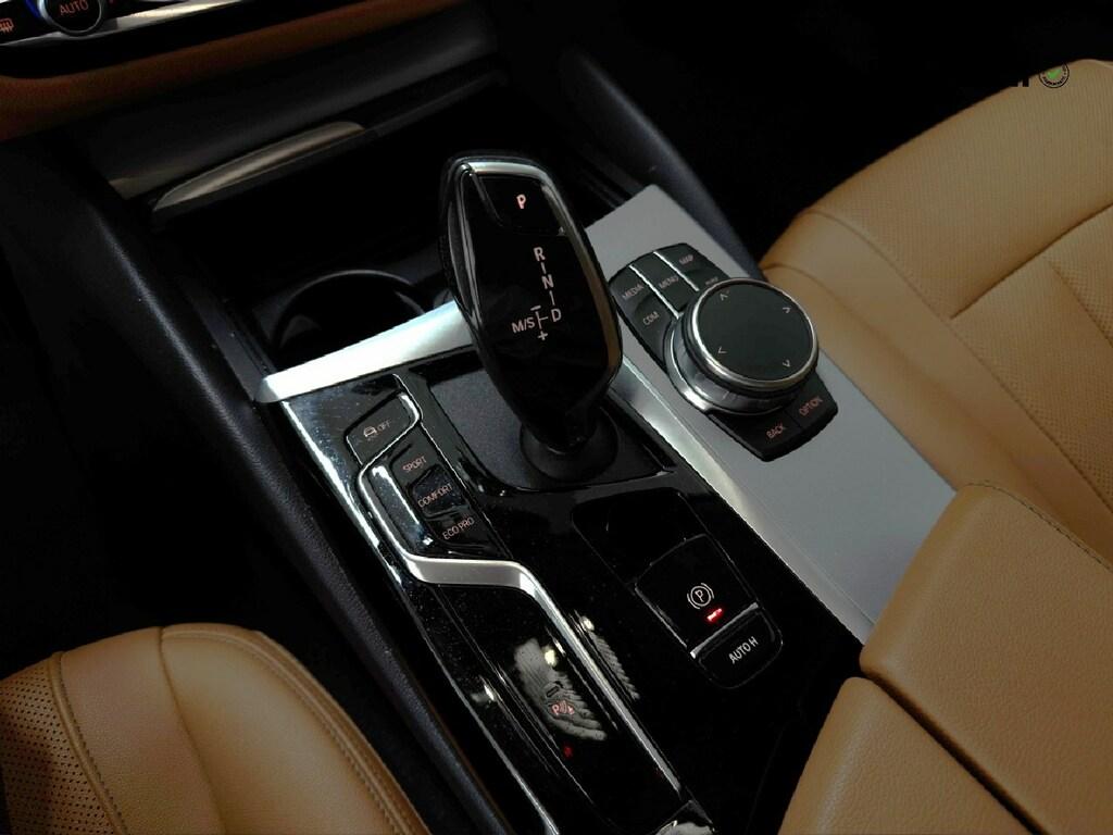BMW Serie 5 520d mhev 48V xdrive Business auto