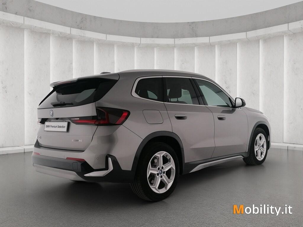 BMW iX1 edrive 20 X-Line