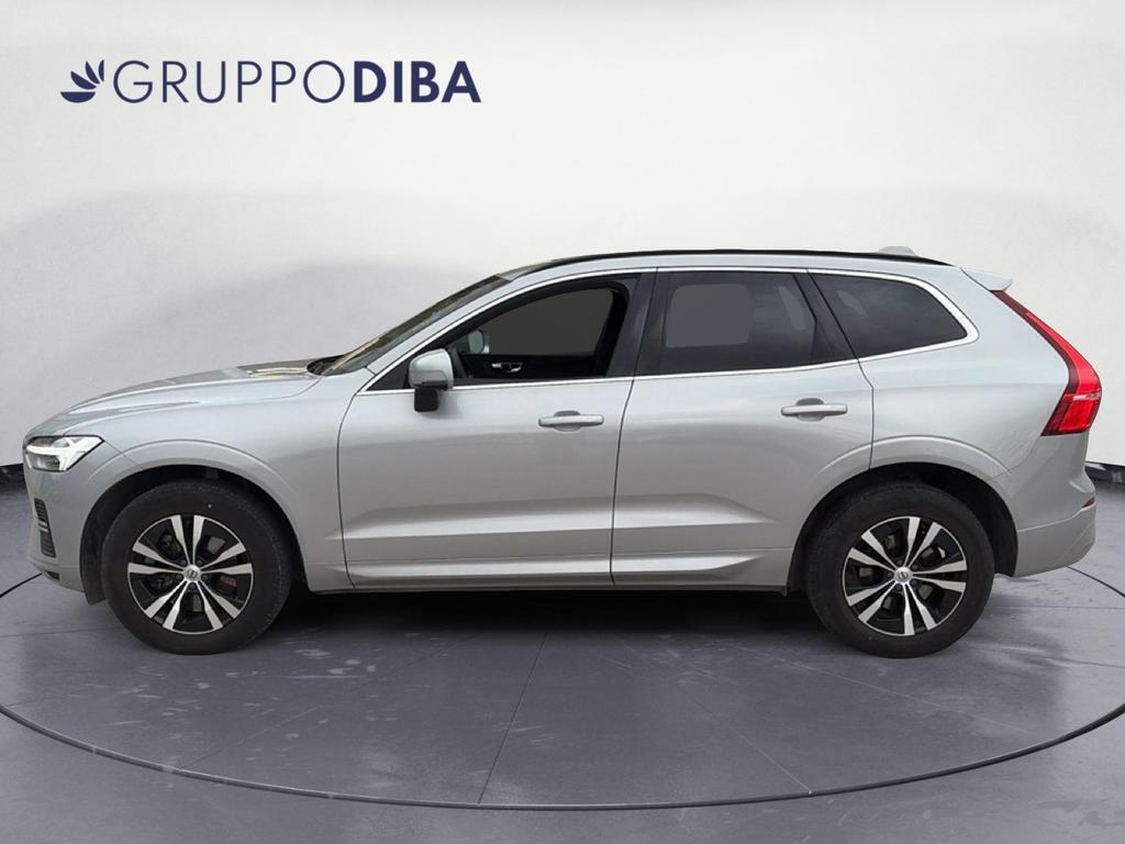 Volvo XC60 2.0 B4 Momentum auto
