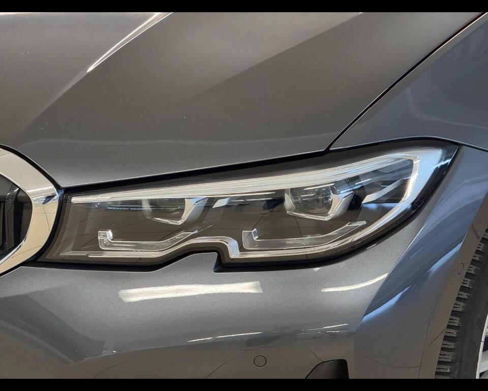 BMW Serie 3 320d Touring mhev 48V xdrive Luxury auto