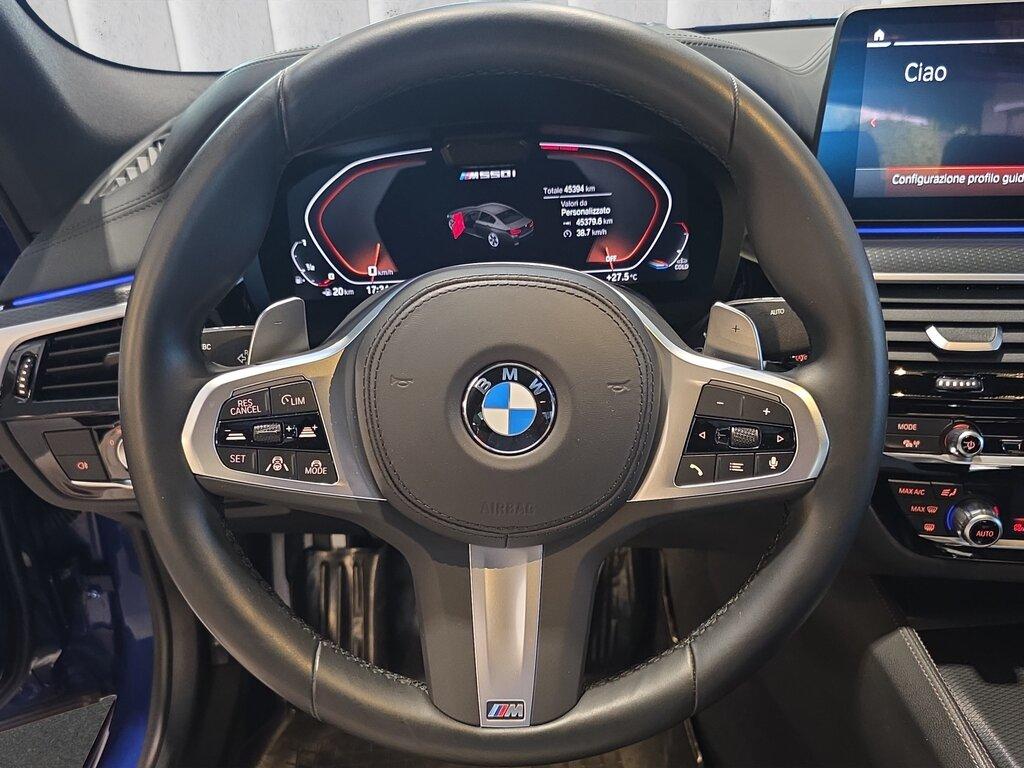 BMW Serie 5 M M550i mhev 48V xdrive