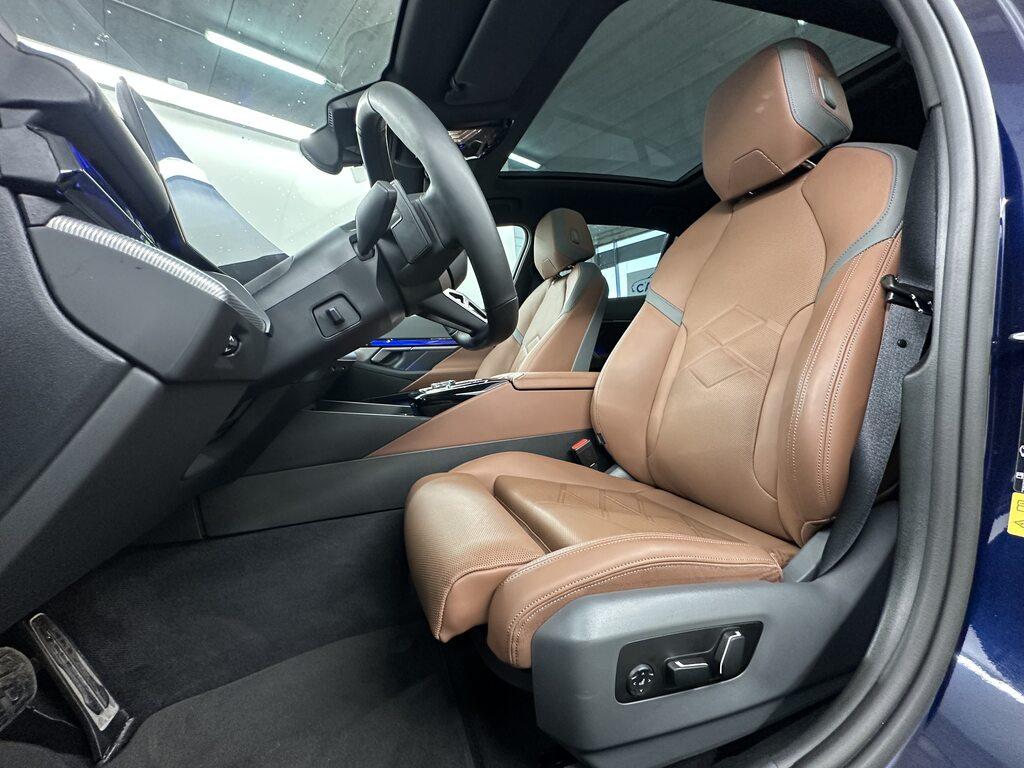 BMW i5 edrive40