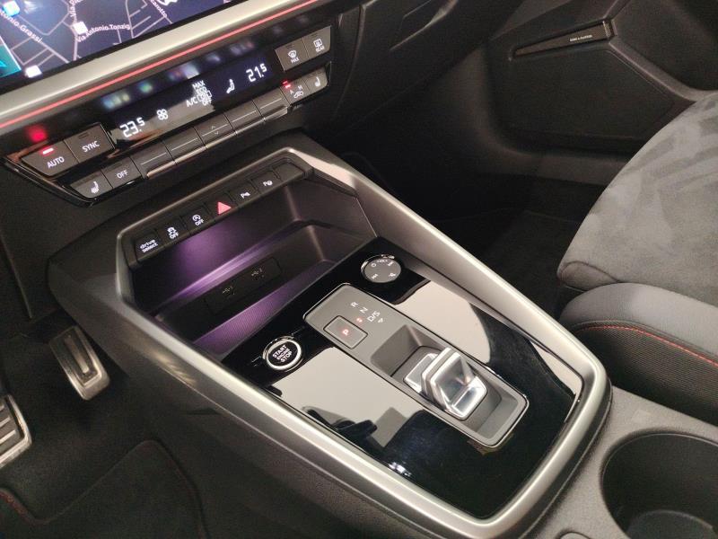 Audi A3 Sedan 35 2.0 tdi S line edition s-tronic