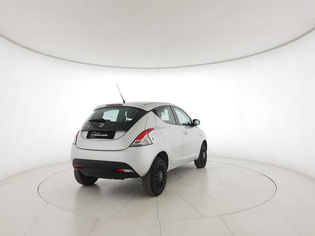 Lancia Ypsilon 0.9 t.air Gold ecochic metano 80cv
