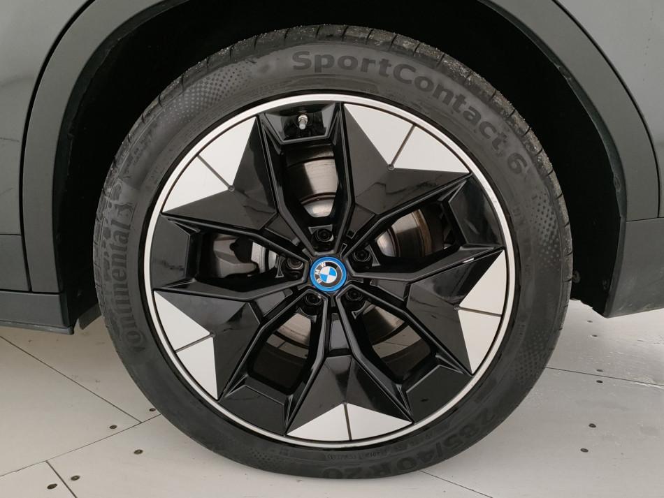 BMW iX3 bev Impressive