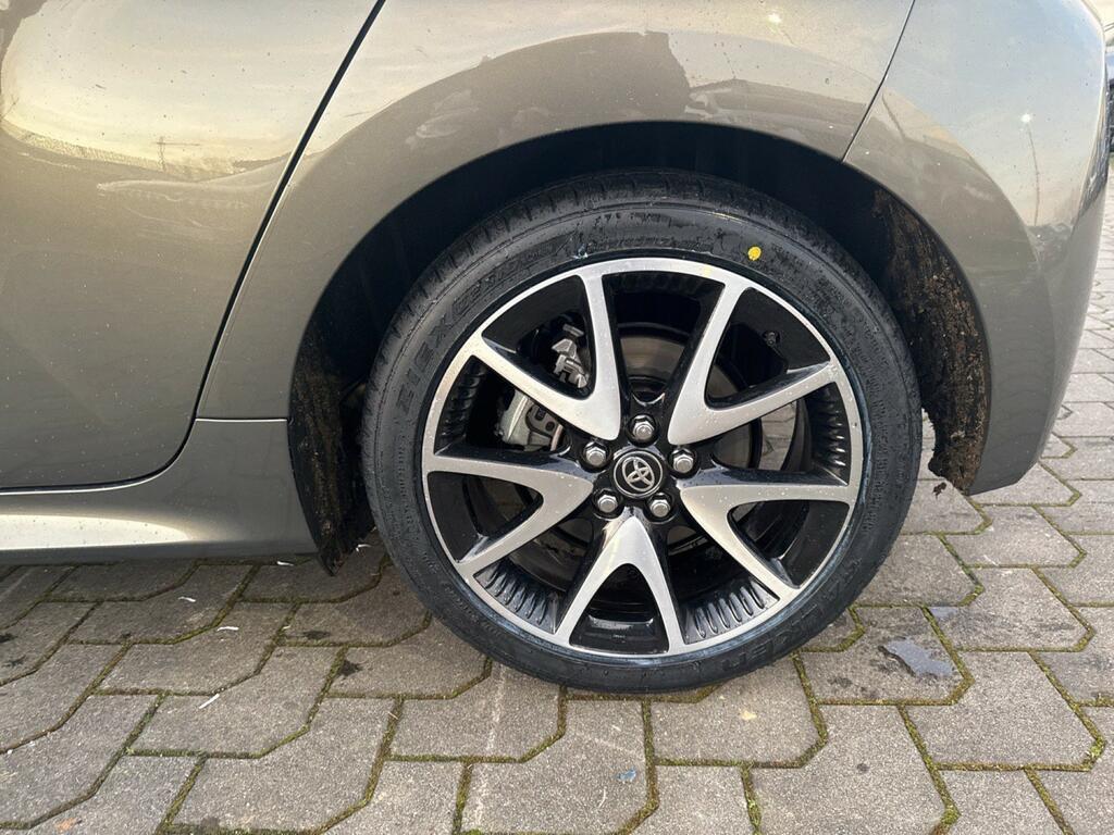 Toyota Yaris 1.5 hybrid Lounge