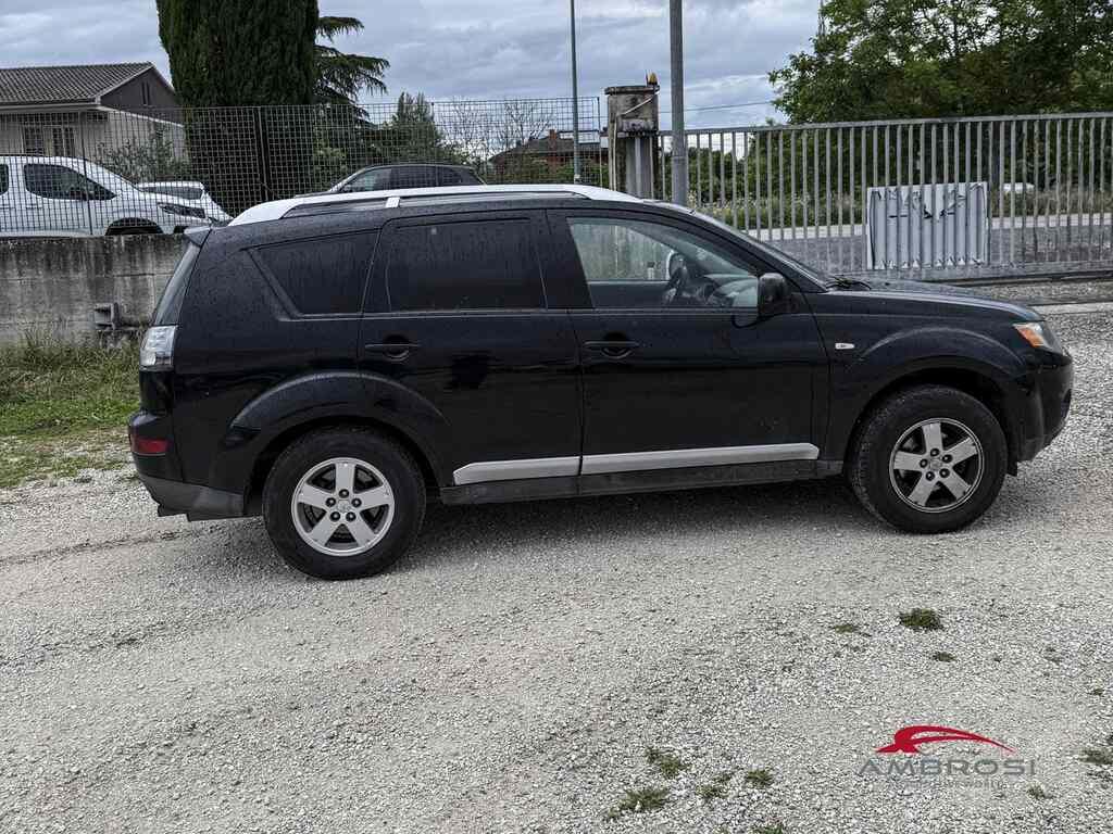 Mitsubishi Outlander 2.0 di-d Invite Dpf