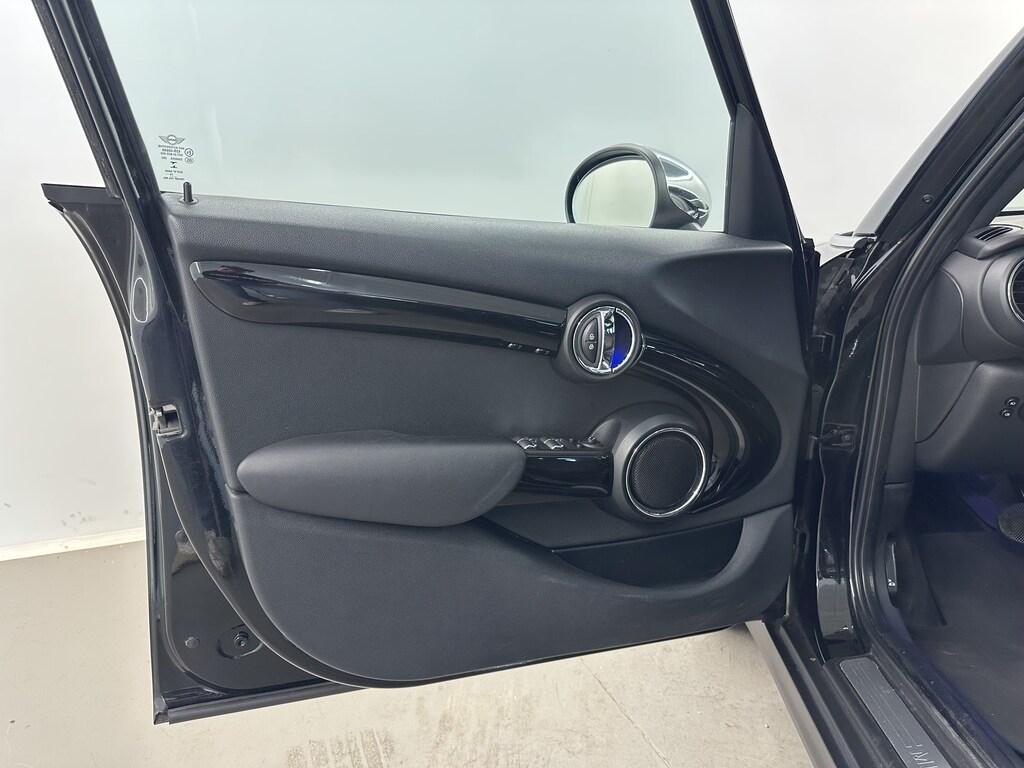 Mini Cooper D 1.5 D Cooper D Business XL Auto
