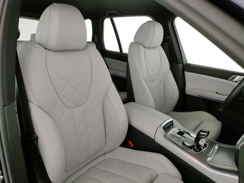 BMW X5 xdrive30d mhev 48V xLine auto