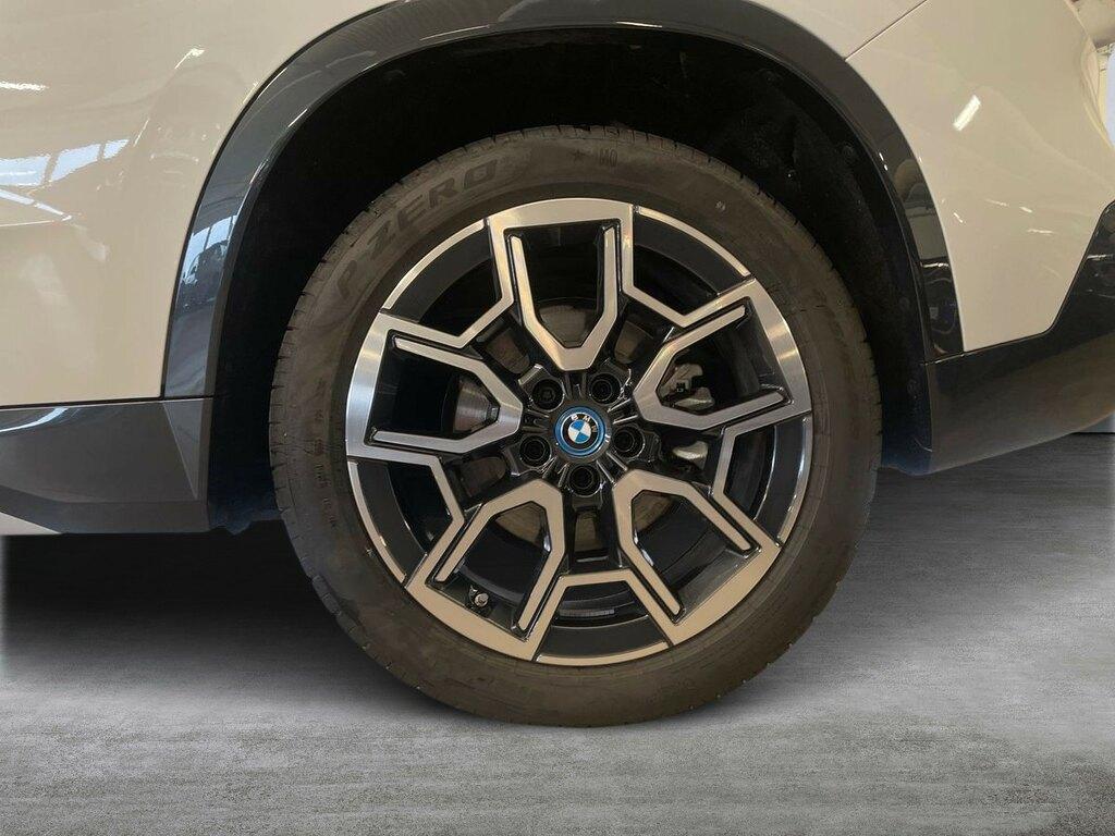 BMW iX1 edrive 20 X-Line
