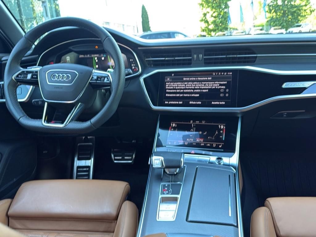 Audi RS6 Avant 4.0 mhev performance quattro tiptronic