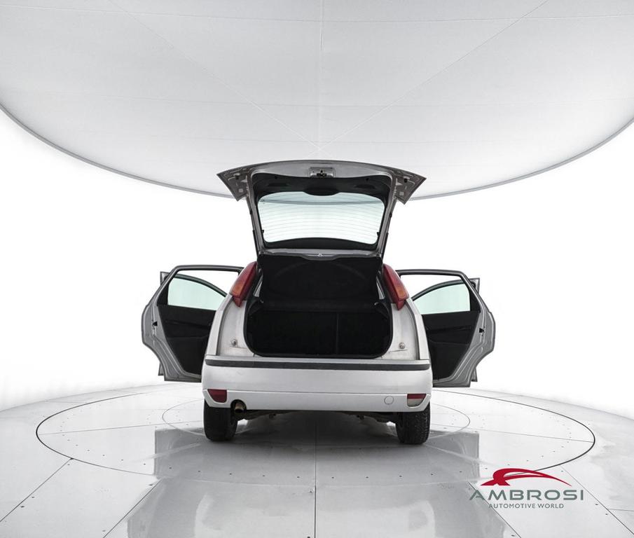 Ford Focus 1.8 tdci Zetec 5p FL